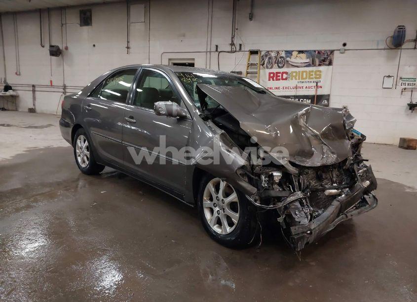 2005 Toyota Camry XLE V6 (VIN 4T1BF30KX5U604306) main photo