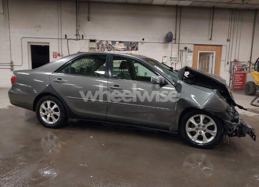 Photo 13 of 2005 Toyota Camry XLE V6 (VIN 4T1BF30KX5U604306)