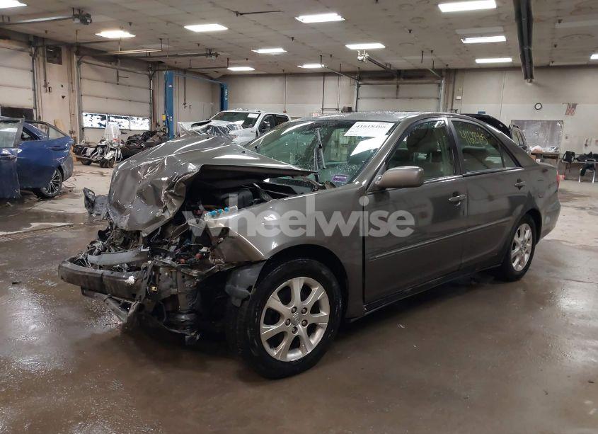 Photo 2 of 2005 Toyota Camry XLE V6 (VIN 4T1BF30KX5U604306)