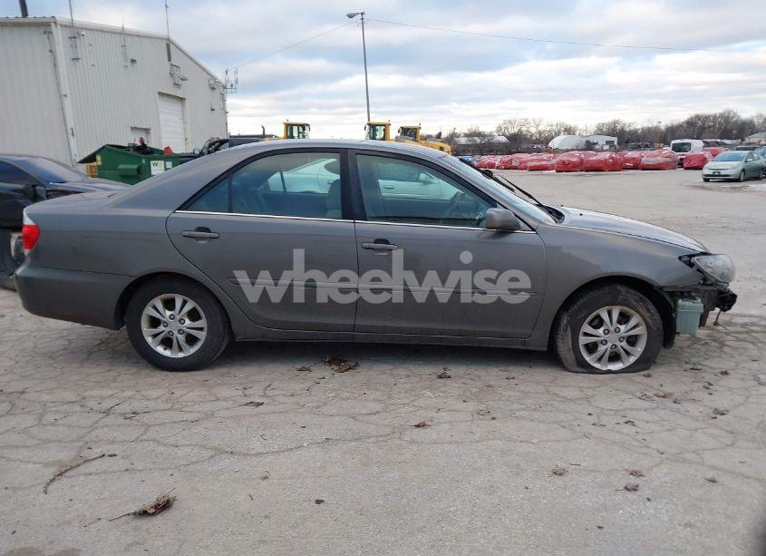Photo 14 of 2005 Toyota Camry LE V6 (VIN 4T1BF30KX5U605732)