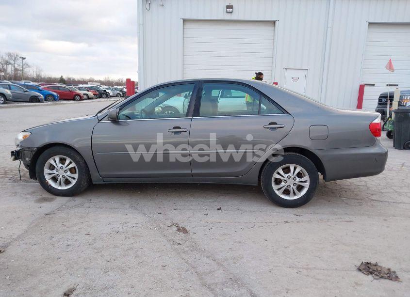 Photo 15 of 2005 Toyota Camry LE V6 (VIN 4T1BF30KX5U605732)