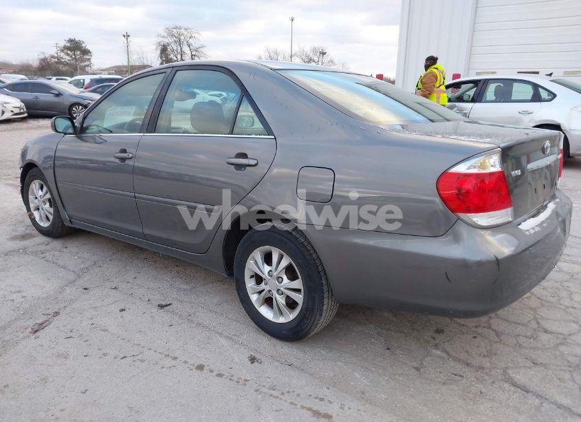 Photo 3 of 2005 Toyota Camry LE V6 (VIN 4T1BF30KX5U605732)