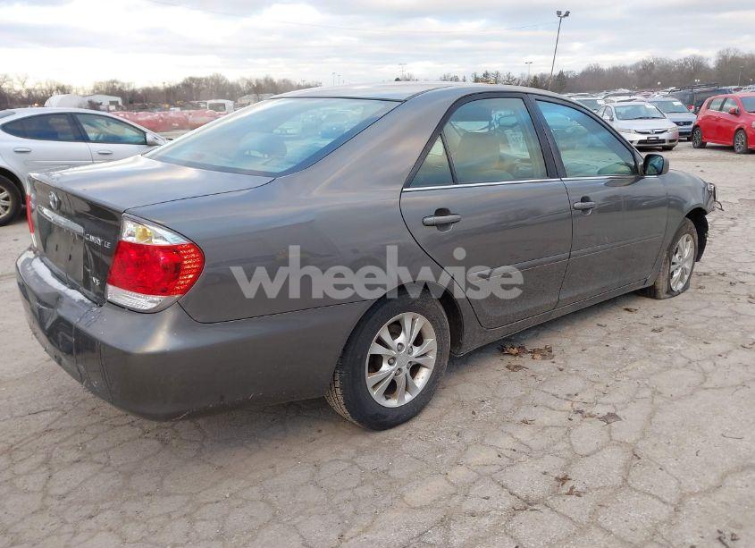 Photo 4 of 2005 Toyota Camry LE V6 (VIN 4T1BF30KX5U605732)