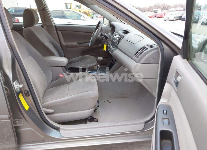 Photo 5 of 2005 Toyota Camry LE V6 (VIN 4T1BF30KX5U605732)