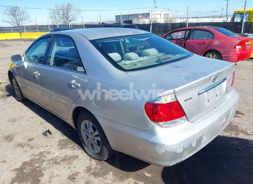 Photo 3 of 2005 Toyota Camry LE V6 (VIN 4T1BF30KX5U614284)