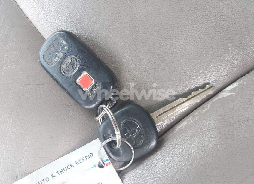 Photo 11 of 2006 Toyota Camry XLE V6 (VIN 4T1BF30KX6U118905)