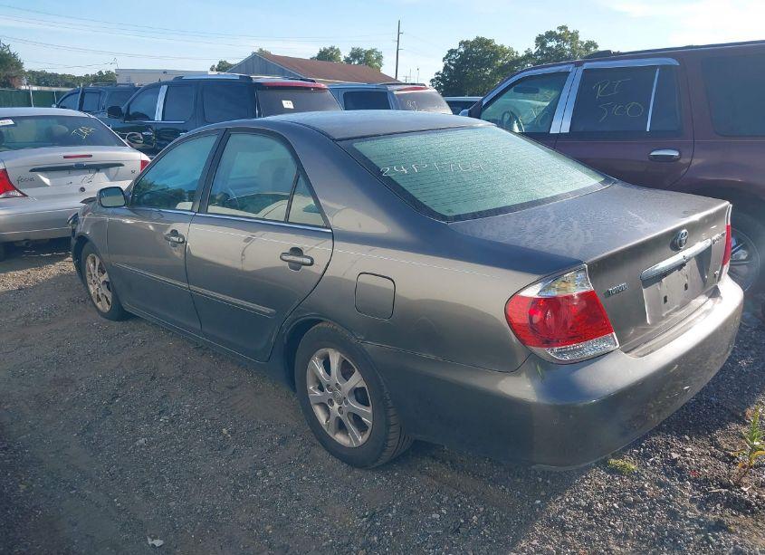 Photo 3 of 2006 Toyota Camry XLE V6 (VIN 4T1BF30KX6U622595)