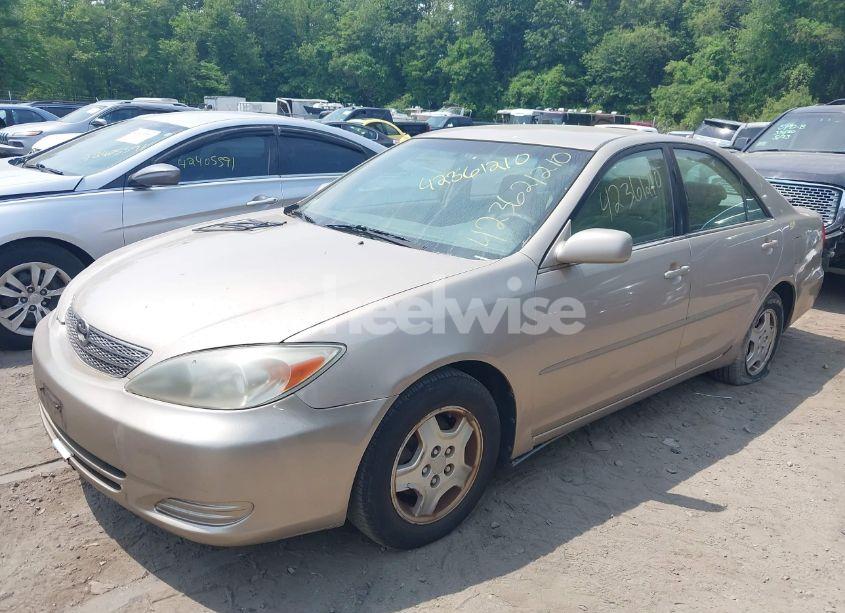 Photo 2 of 2002 Toyota Camry LE V6 (VIN 4T1BF32K02U506975)