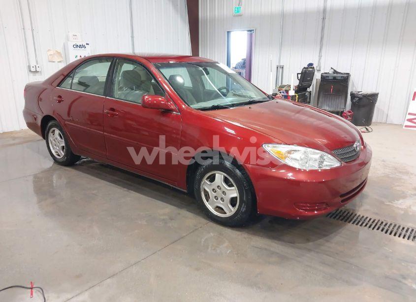 2002 Toyota Camry LE V6 (VIN 4T1BF32K02U529849) main photo