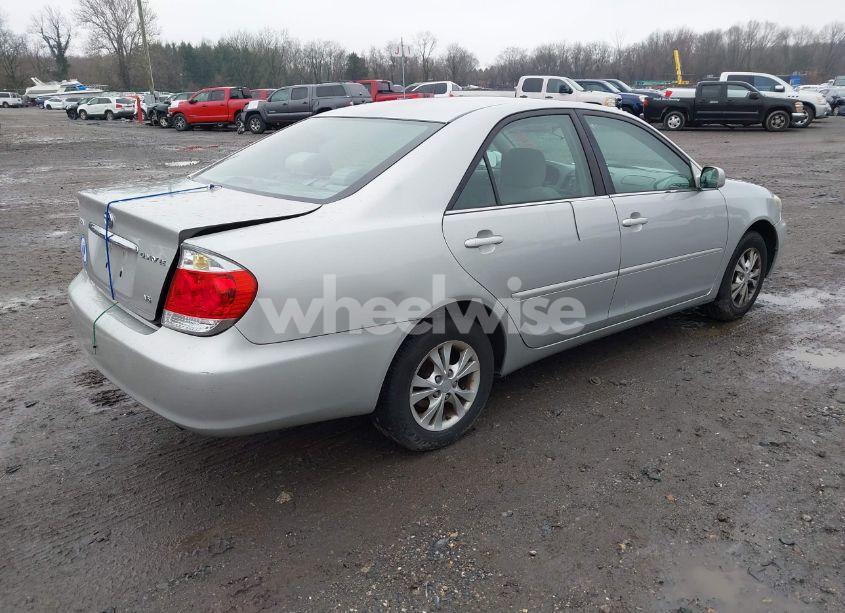 Photo 4 of 2005 Toyota Camry LE V6 (VIN 4T1BF32K05U085165)