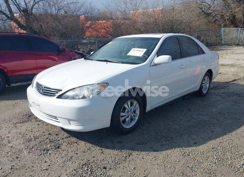 Photo 2 of 2005 Toyota Camry LE V6 (VIN 4T1BF32K05U096621)
