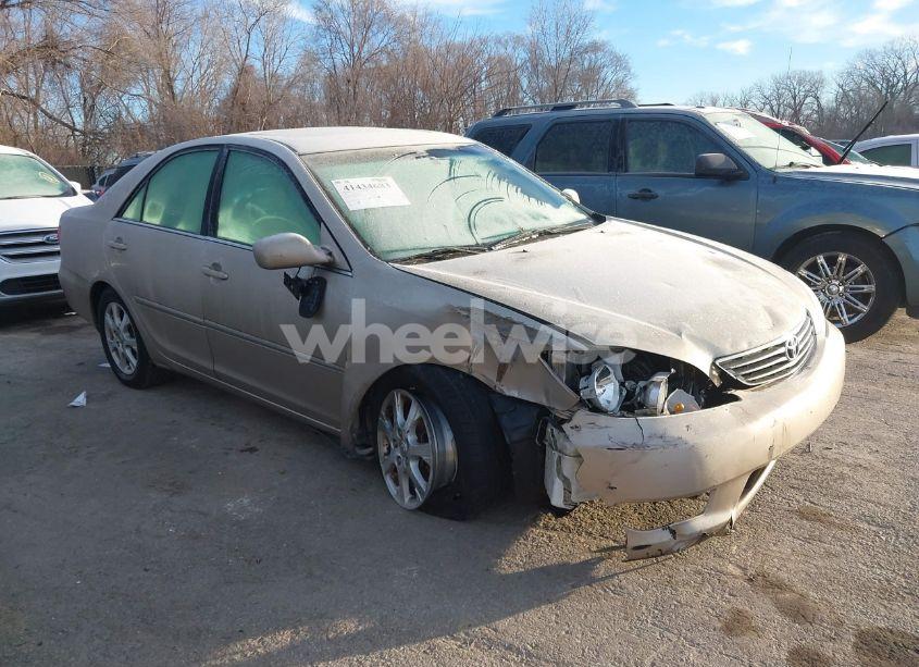 2005 Toyota Camry XLE V6 (VIN 4T1BF32K05U105382) main photo