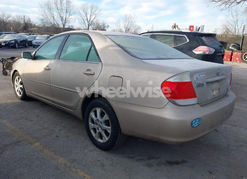 Photo 3 of 2005 Toyota Camry XLE V6 (VIN 4T1BF32K05U105382)