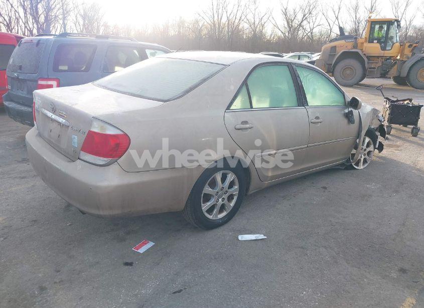 Photo 4 of 2005 Toyota Camry XLE V6 (VIN 4T1BF32K05U105382)