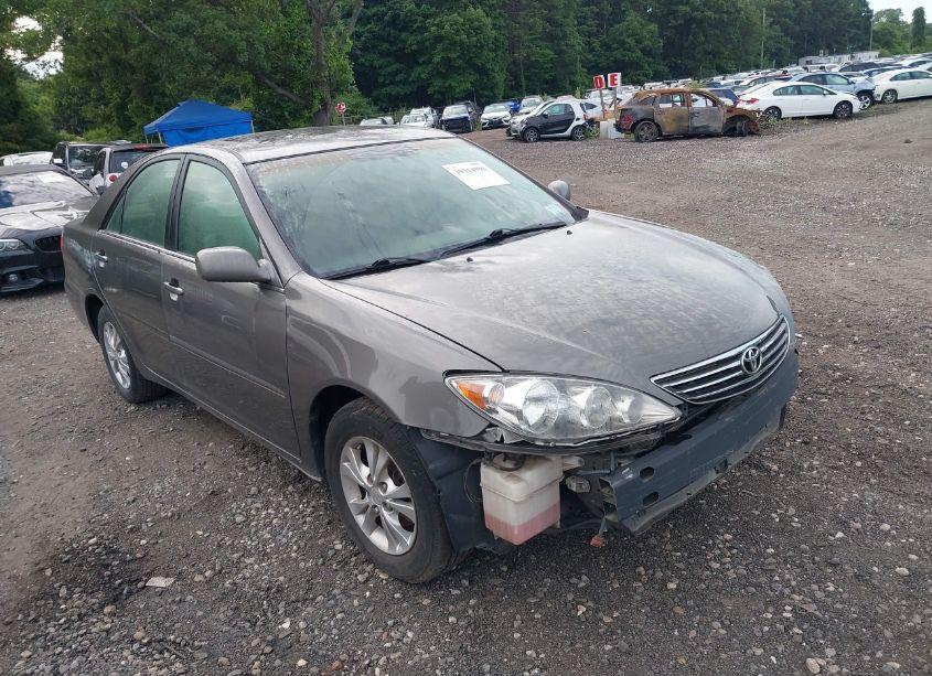 2005 Toyota Camry LE V6 (VIN 4T1BF32K05U590509) main photo