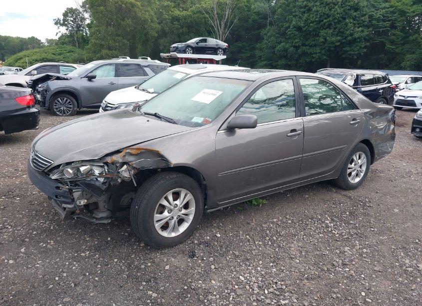 Photo 2 of 2005 Toyota Camry LE V6 (VIN 4T1BF32K05U590509)