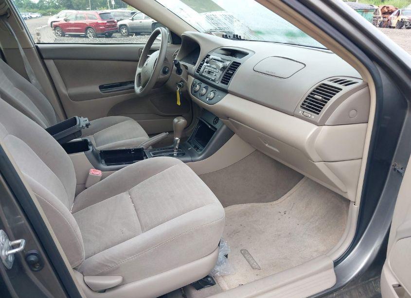 Photo 5 of 2005 Toyota Camry LE V6 (VIN 4T1BF32K05U590509)