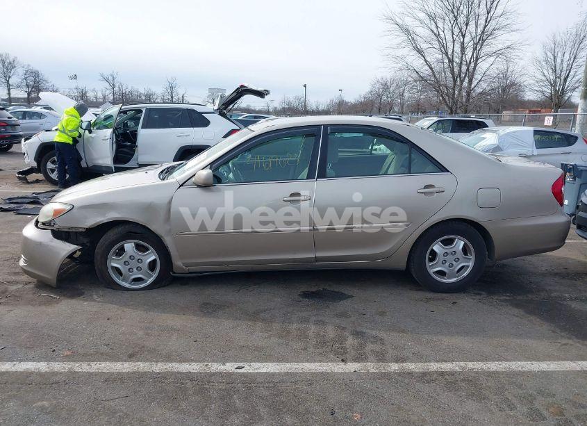 Photo 14 of 2002 Toyota Camry LE V6 (VIN 4T1BF32K12U520528)