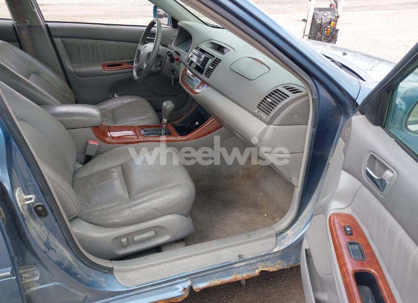 Photo 5 of 2002 Toyota Camry XLE V6 (VIN 4T1BF32K12U522103)