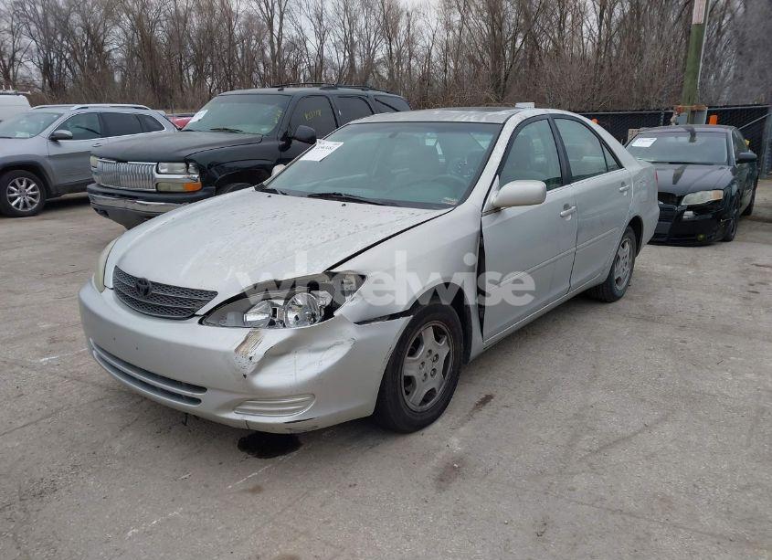 Photo 2 of 2002 Toyota Camry LE V6 (VIN 4T1BF32K12U538818)