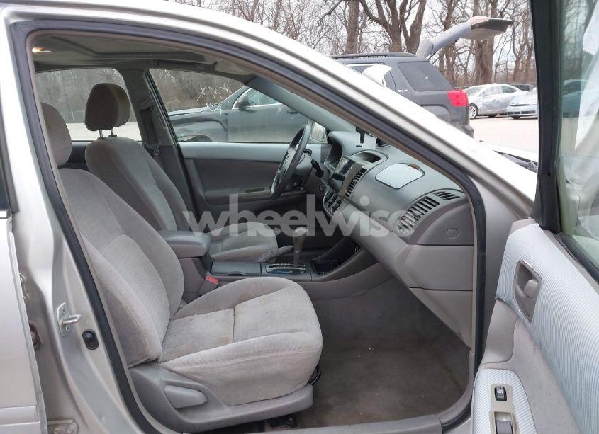 Photo 5 of 2002 Toyota Camry LE V6 (VIN 4T1BF32K12U538818)