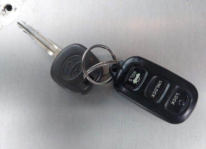 Photo 11 of 2004 Toyota Camry LE V6 (VIN 4T1BF32K14U072083)