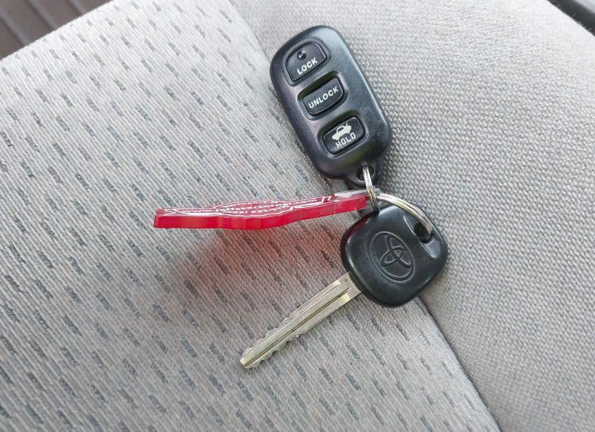 Photo 11 of 2004 Toyota Camry LE V6 (VIN 4T1BF32K14U586595)