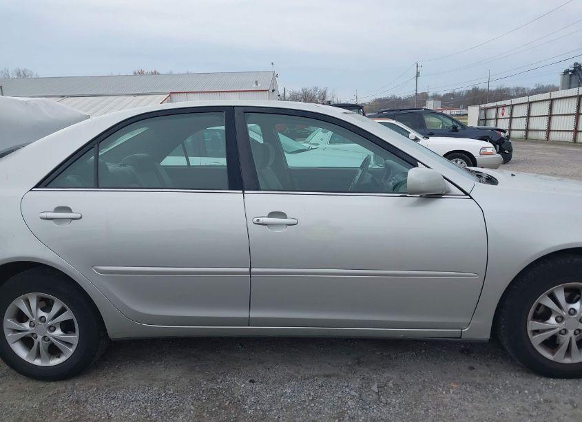 Photo 13 of 2004 Toyota Camry LE V6 (VIN 4T1BF32K14U586595)