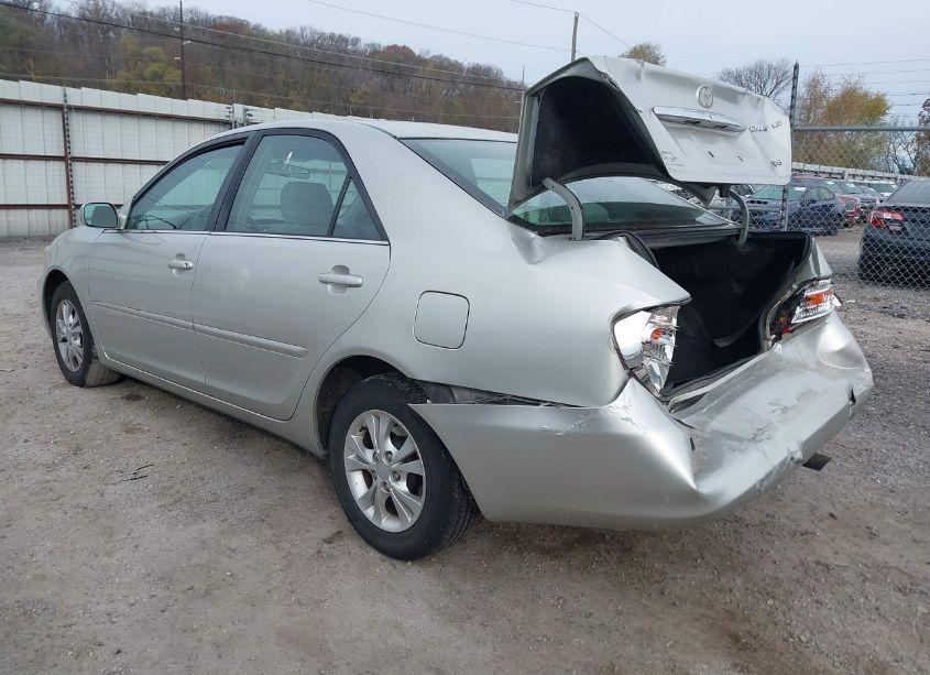 Photo 3 of 2004 Toyota Camry LE V6 (VIN 4T1BF32K14U586595)