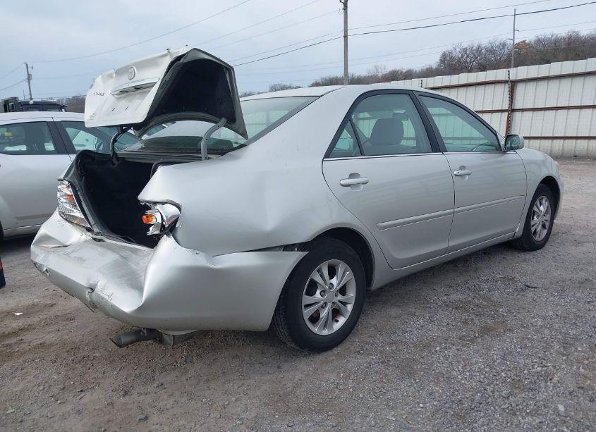 Photo 4 of 2004 Toyota Camry LE V6 (VIN 4T1BF32K14U586595)