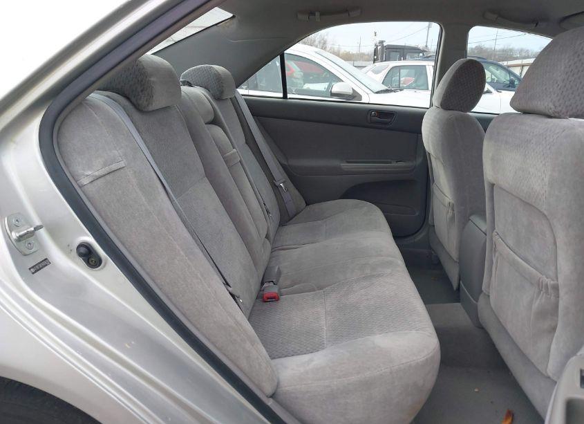 Photo 8 of 2004 Toyota Camry LE V6 (VIN 4T1BF32K14U586595)