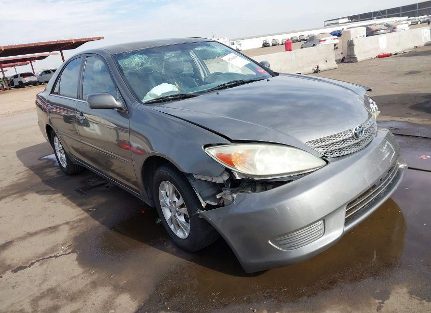 2005 Toyota Camry LE V6 (VIN 4T1BF32K15U602733) main photo
