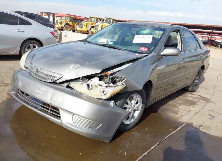 Photo 2 of 2005 Toyota Camry LE V6 (VIN 4T1BF32K15U602733)