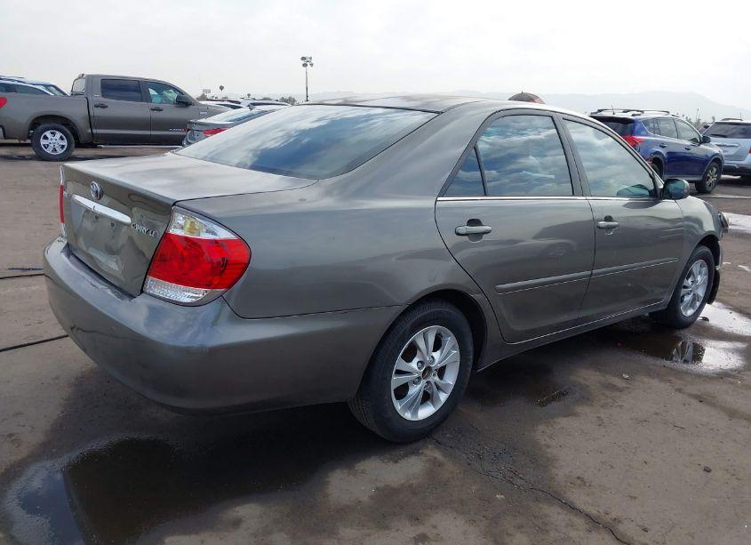 Photo 4 of 2005 Toyota Camry LE V6 (VIN 4T1BF32K15U602733)