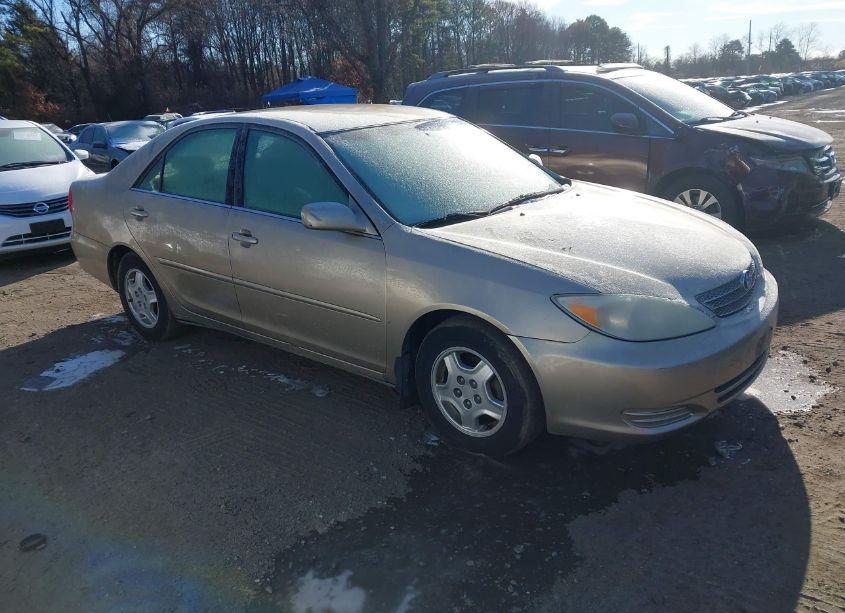 2002 Toyota Camry LE V6 (VIN 4T1BF32K22U027456) main photo