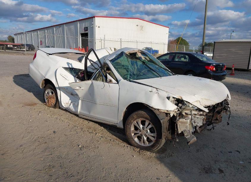 2004 Toyota Camry LE V6 (VIN 4T1BF32K24U076028) main photo