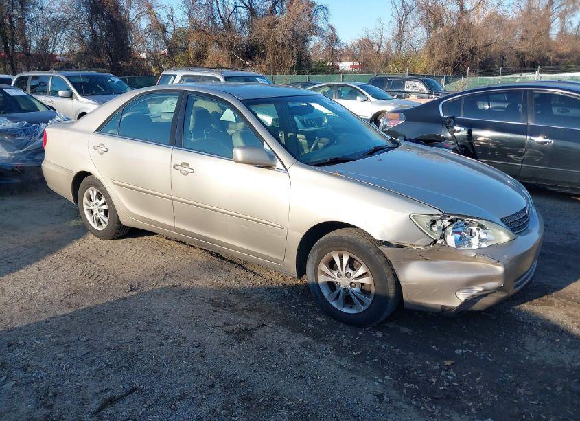 2004 Toyota Camry LE V6 (VIN 4T1BF32K24U589568) main photo