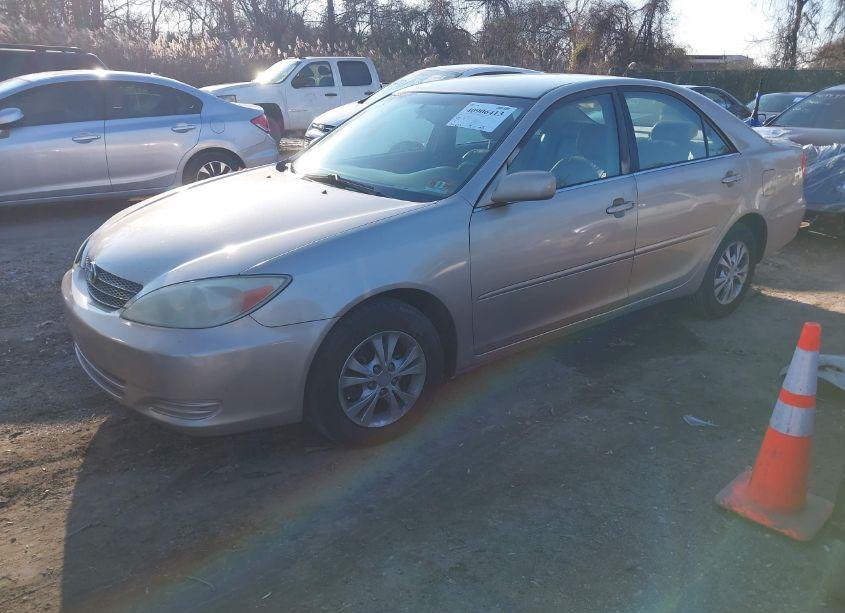Photo 2 of 2004 Toyota Camry LE V6 (VIN 4T1BF32K24U589568)
