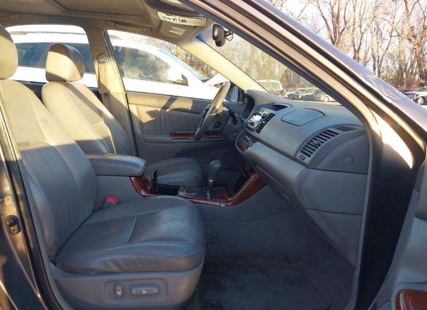Photo 5 of 2005 Toyota Camry XLE V6 (VIN 4T1BF32K25U592097)