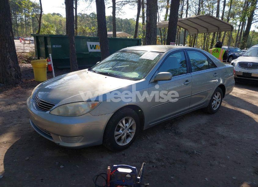 Photo 2 of 2005 Toyota Camry LE V6 (VIN 4T1BF32K25U612669)