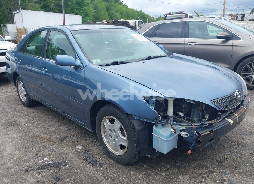 2002 Toyota Camry LE V6 (VIN 4T1BF32K32U503293) main photo