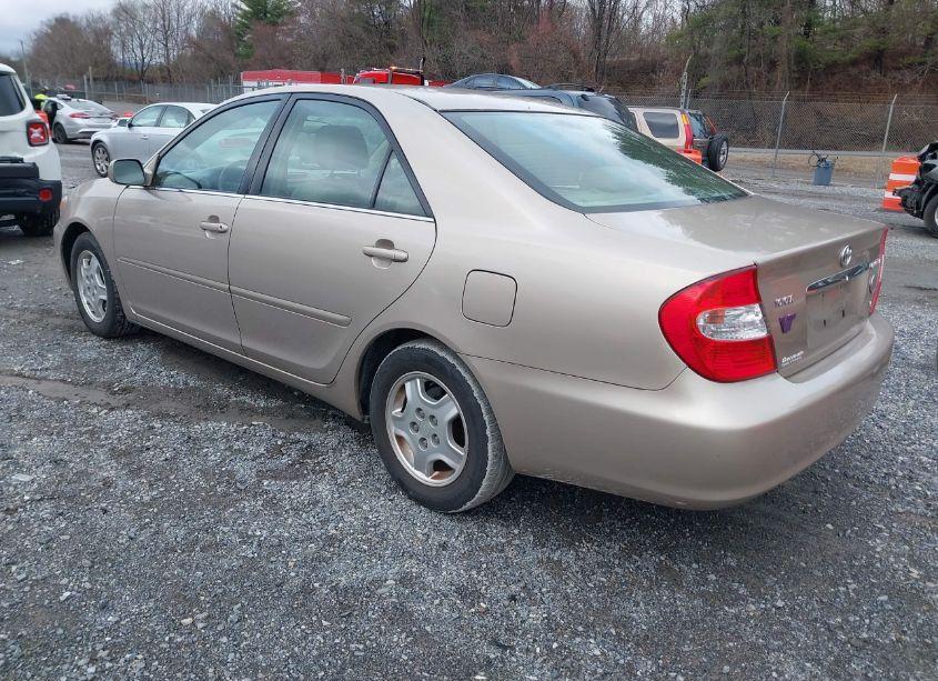 Photo 3 of 2002 Toyota Camry LE V6 (VIN 4T1BF32K32U519445)