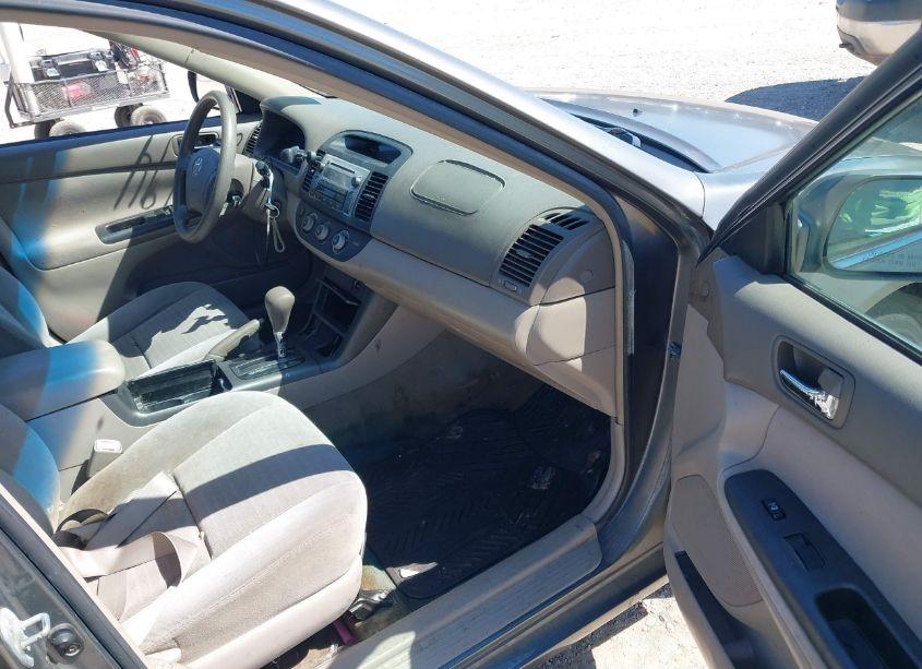 Photo 5 of 2005 Toyota Camry LE V6/XLE V6 (VIN 4T1BF32K354602958)