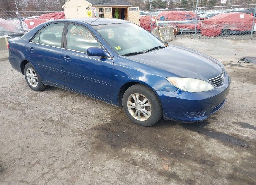 2005 Toyota Camry LE V6 (VIN 4T1BF32K35U098377) main photo