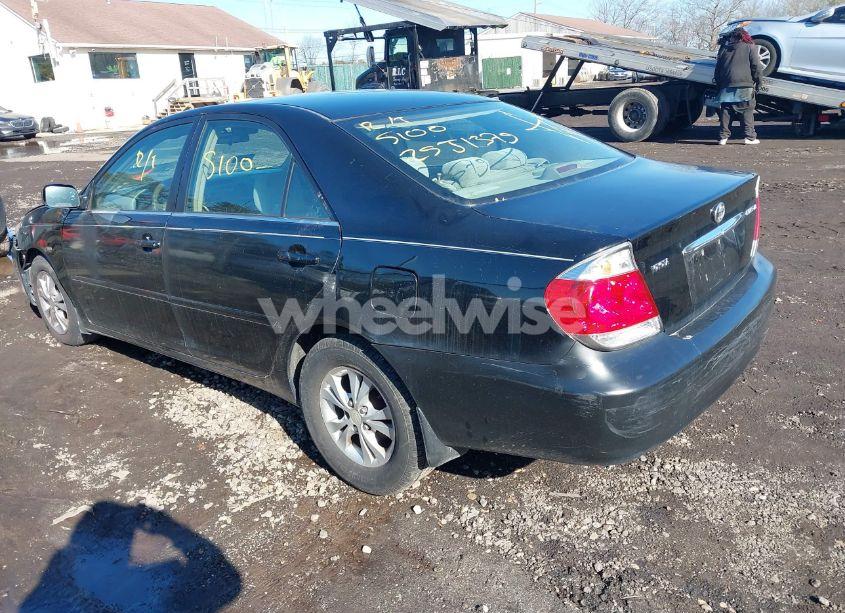 Photo 3 of 2005 Toyota Camry LE V6 (VIN 4T1BF32K35U107949)
