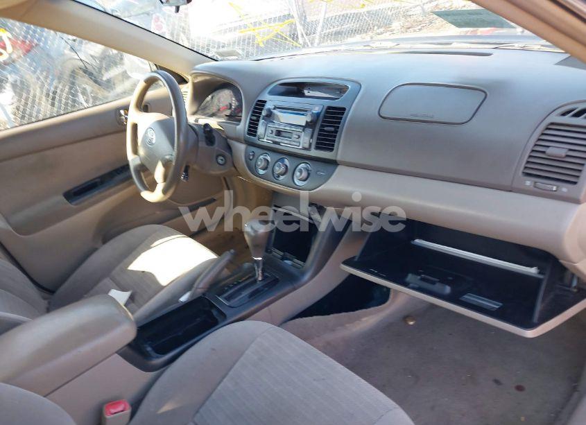 Photo 5 of 2005 Toyota Camry LE V6 (VIN 4T1BF32K35U107949)