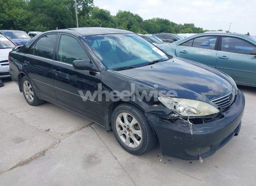 2005 Toyota Camry XLE V6 (VIN 4T1BF32K35U109233) main photo