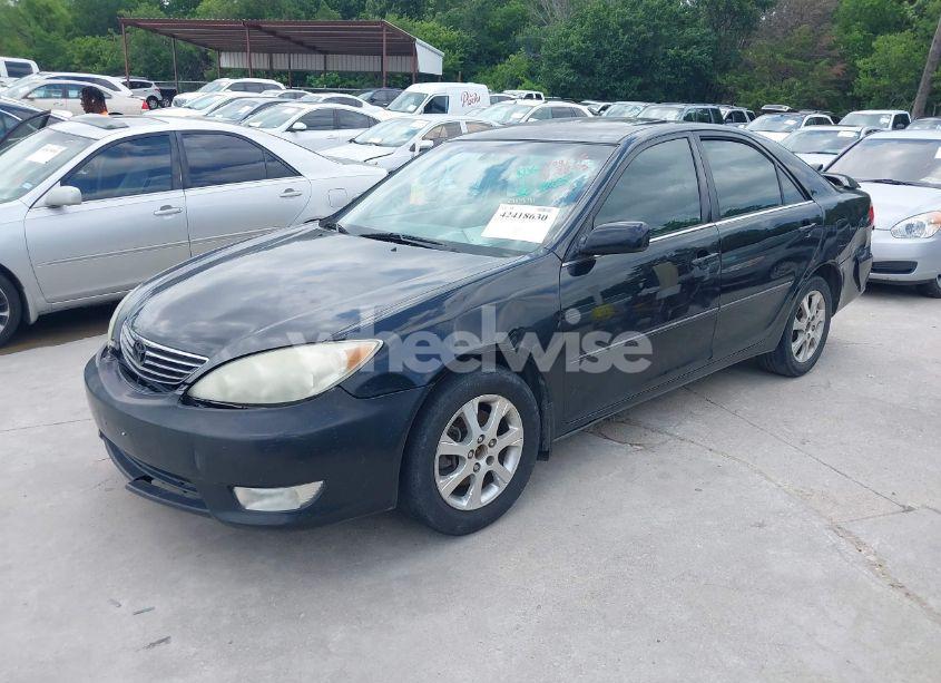 Photo 2 of 2005 Toyota Camry XLE V6 (VIN 4T1BF32K35U109233)