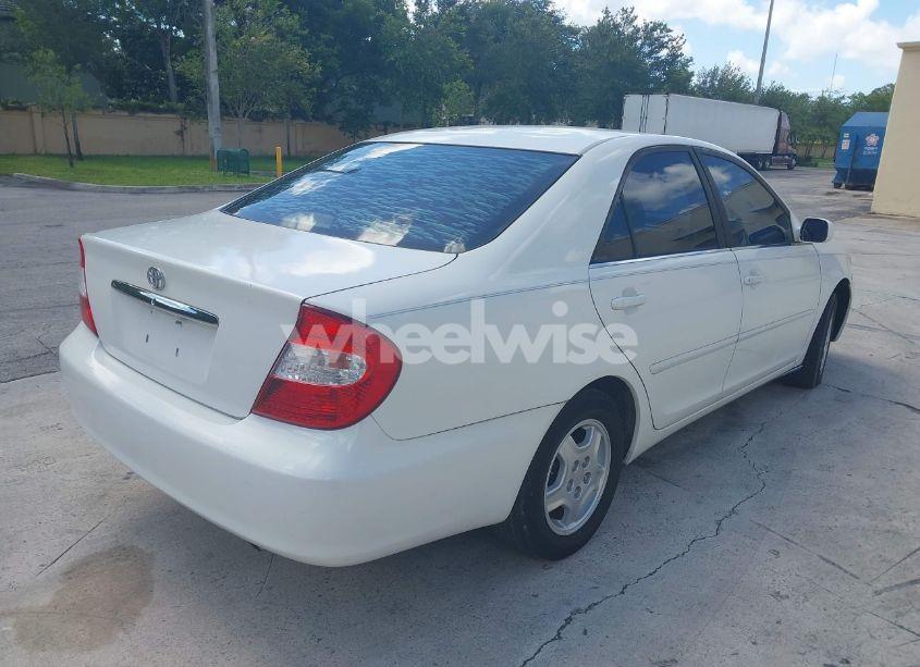 Photo 4 of 2002 Toyota Camry LE V6 (VIN 4T1BF32K42U007564)