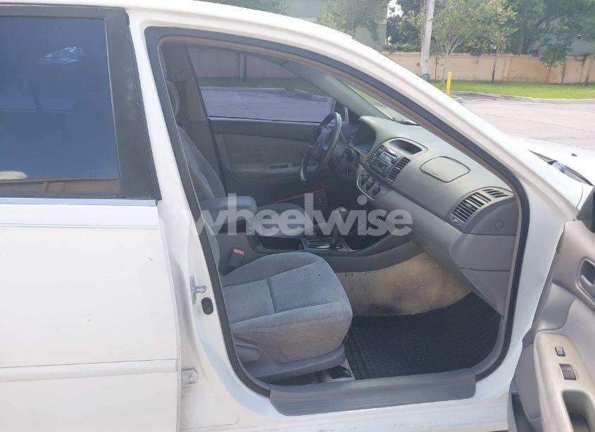 Photo 5 of 2002 Toyota Camry LE V6 (VIN 4T1BF32K42U007564)